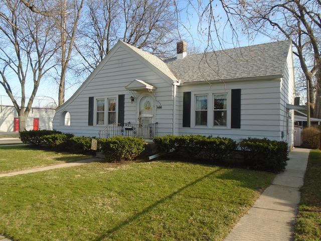 751 Schomer Ave., Aurora, IL 60505