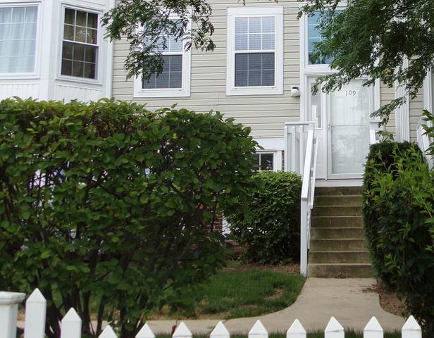109 Hidden Creek Ln., North Aurora, IL 60542