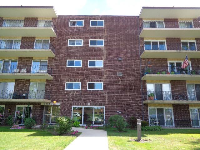5300 Walnut Ave. #6A, Downers Grove, IL 60515
