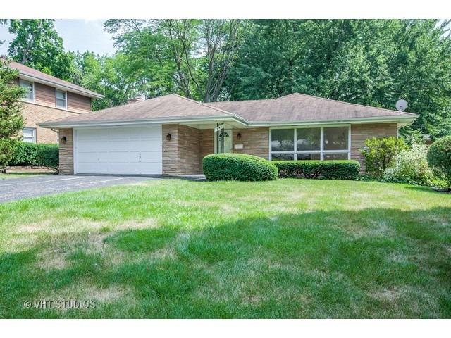 141 Sturtz St., Barrington, IL 60010