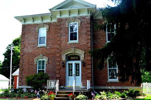 320 E 1st St., Tiskilwa, IL 61368