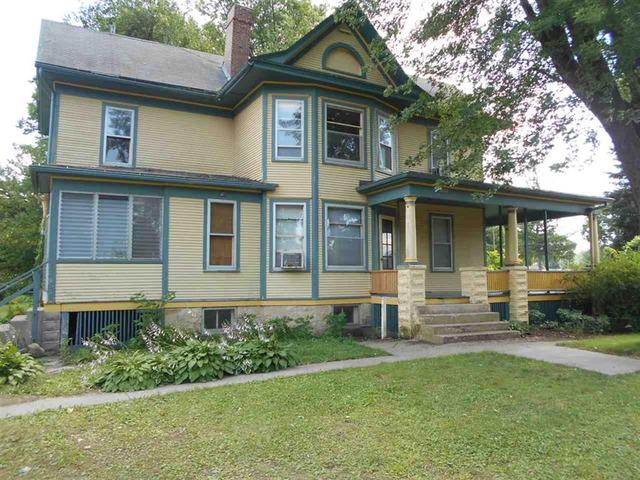 5752 Broad St., Roscoe, IL 61073