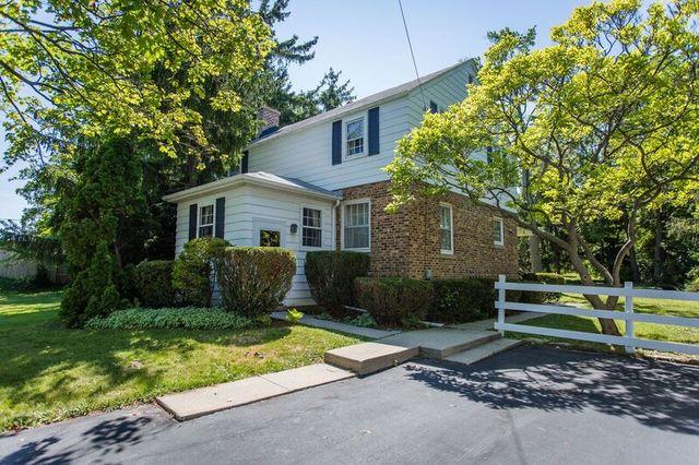 416 W Slocum Lake Rd., Wauconda, IL 60084