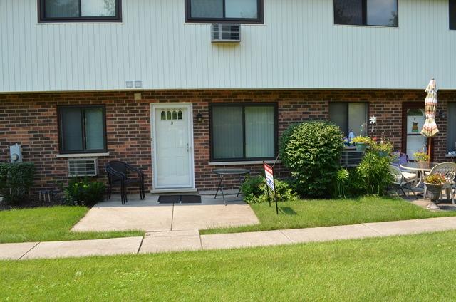 9068 Archer Ave. #B, Willow Springs, IL 60480
