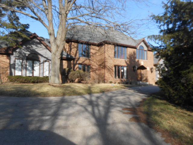 27 Revere Dr., South Barrington, IL 60010