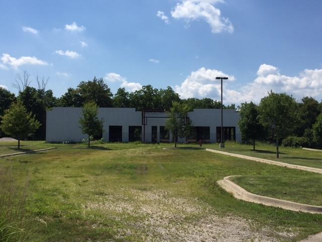 171 Saravanos Rd., Yorkville, IL 60560