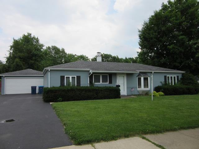 1463 Crestwood Dr., Aurora, IL 60506