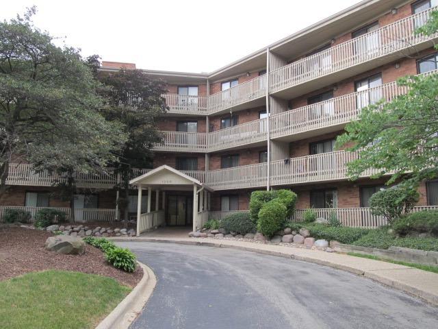 1800 Wedgewood Dr. #304, Gurnee, IL 60031
