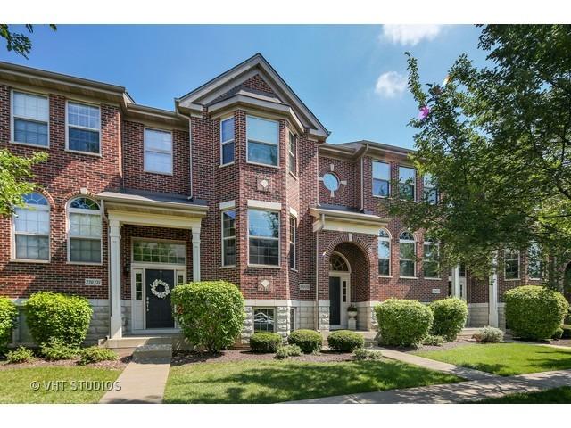 27W717 Hodges Way, Winfield, IL 60190