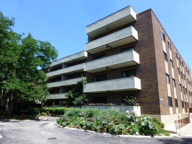 9244 Gross Point Rd. #401, Skokie, IL 60077