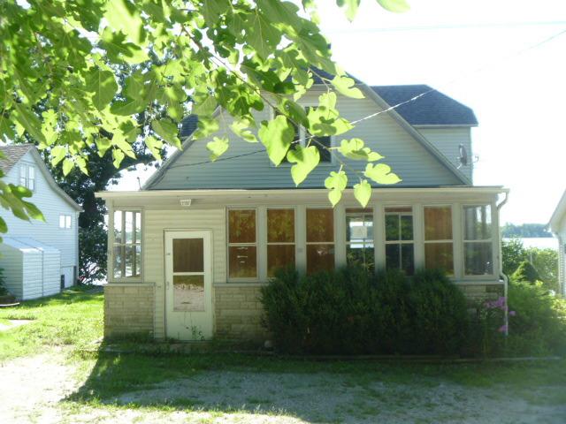 2418 N Macarthur Dr., Mchenry, IL 60050