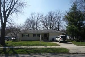 625 Wehrli Dr., Naperville, IL 60540