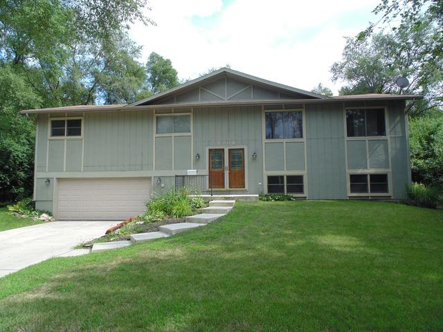 1208 Arlington Dr., Hanover Park, IL 60133