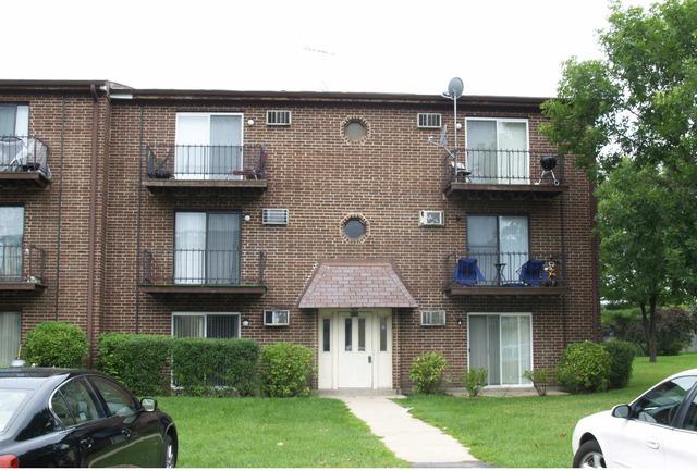 4030 Bonhill Dr. #2C, Arlington Heights, IL 60004