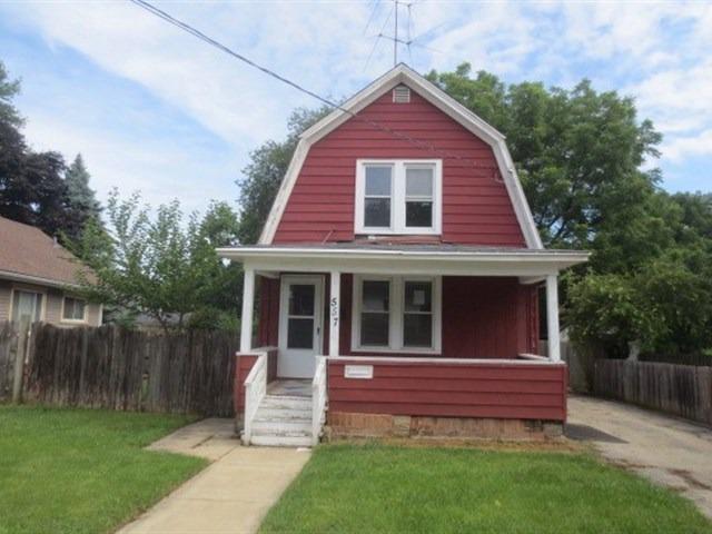 557 W Park Ave., Aurora, IL 60506