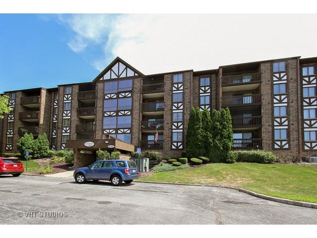 10441 Circle Dr. #38C, Oak Lawn, IL 60453