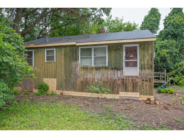 8614 Lakeview Ave., Crystal Lake, IL 60014