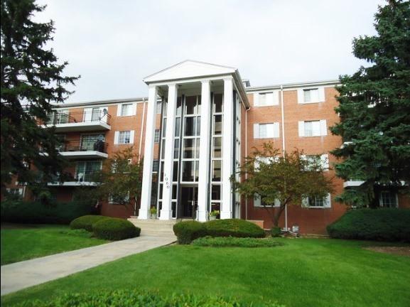 1050 N Farnsworth Ave. #211, Aurora, IL 60505