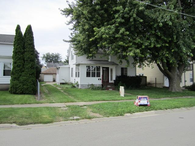 1132 E Locust St., Dekalb, IL 60115