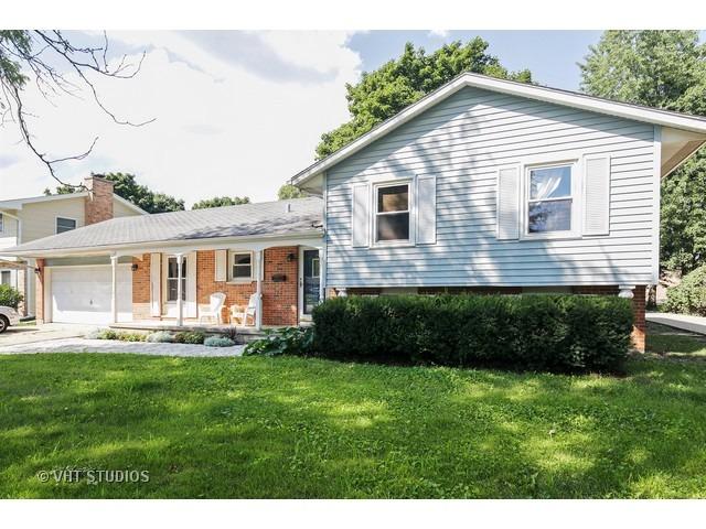 233 Ridge Dr., Dekalb, IL 60115