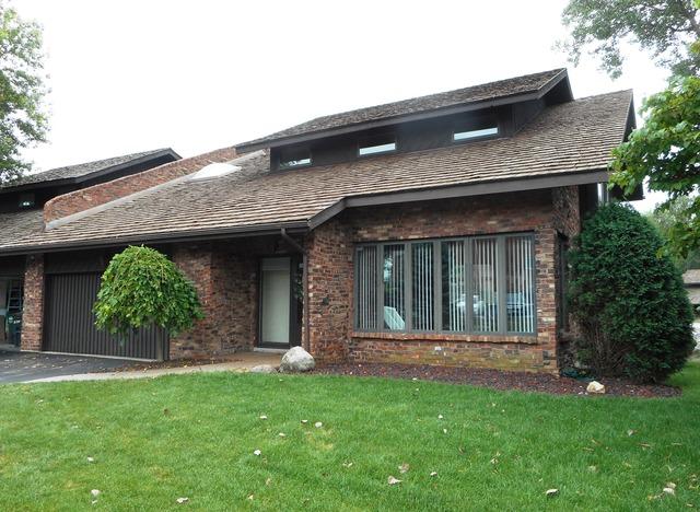 27 Lucas Dr., Palos Hills, IL 60465