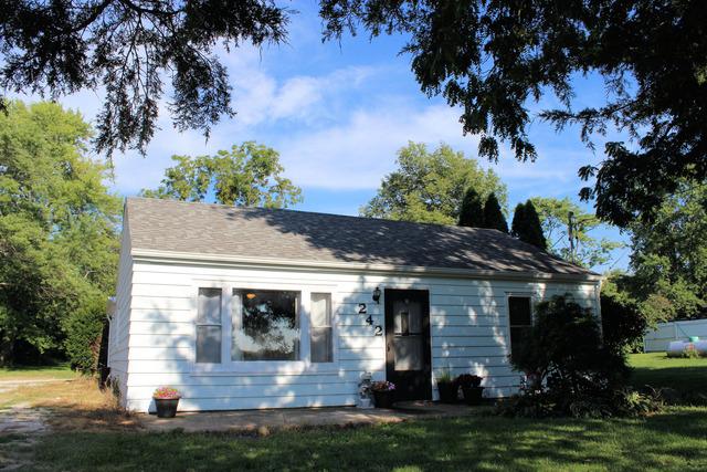 242 N Main St., Roberts, IL 60962