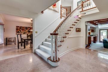 8S321 Hampton Cir., Naperville, IL 60540