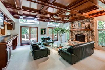 8S321 Hampton Cir., Naperville, IL 60540
