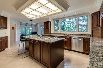 8S321 Hampton Cir., Naperville, IL 60540
