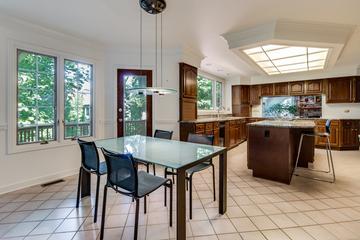 8S321 Hampton Cir., Naperville, IL 60540