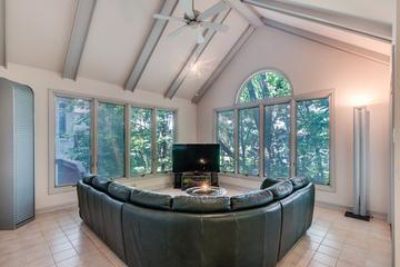 8S321 Hampton Cir., Naperville, IL 60540