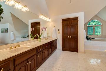 8S321 Hampton Cir., Naperville, IL 60540