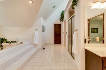 8S321 Hampton Cir., Naperville, IL 60540