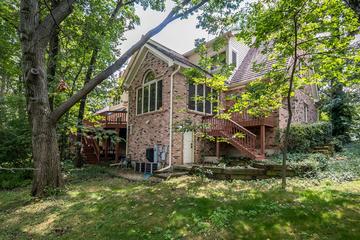 8S321 Hampton Cir., Naperville, IL 60540