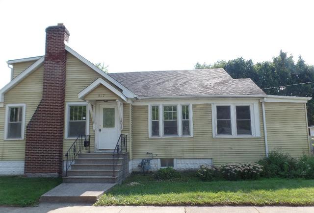 217 N Russell Ave., Aurora, IL 60506