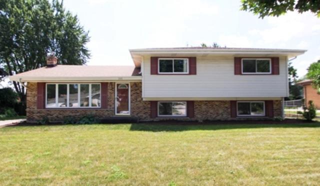 705 Merlin Dr., Schaumburg, IL 60193