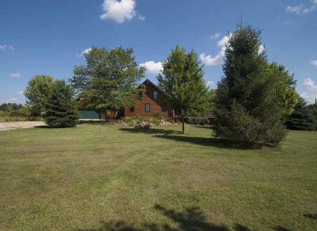 11414 Armory Rd., Hebron, IL 60034