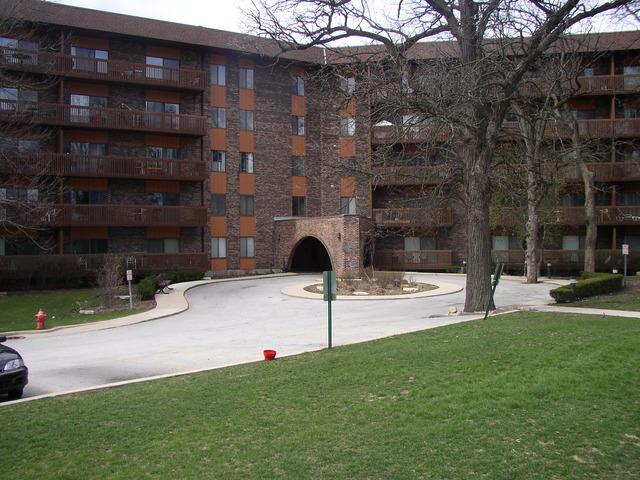 120 Lakeview Dr. #109, Bloomingdale, IL 60108