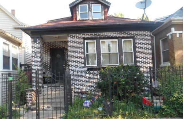 4822 W Potomac Ave., Chicago, IL 60651