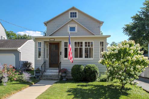210 Jefferson St., Geneva, IL 60134
