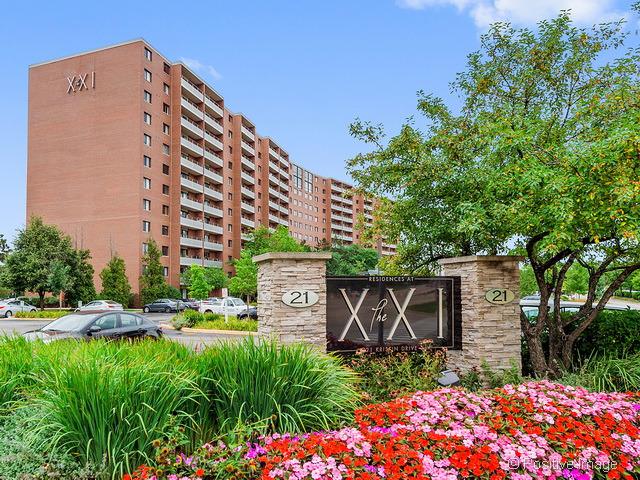 21 Kristin Dr. #927, Schaumburg, IL 60195