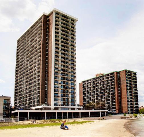 5855 N Sheridan Rd. #8B, Chicago, IL 60660