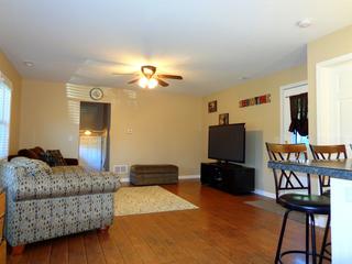 952 Carr St., Elgin, IL 60123
