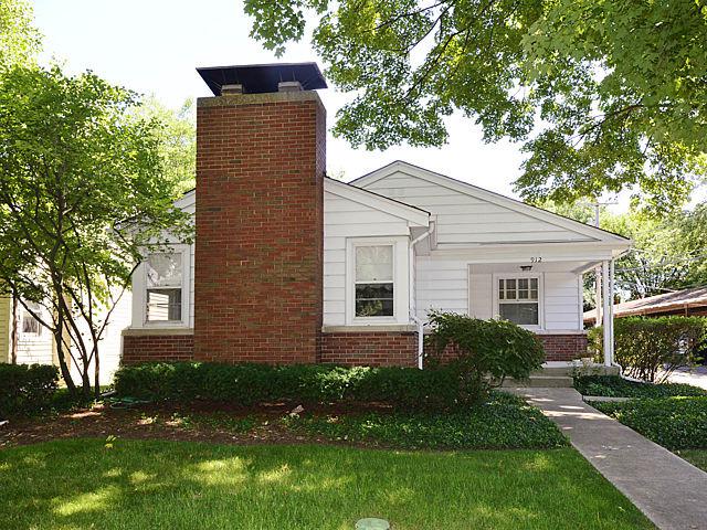 912 Cambridge Ln., Wilmette, IL 60091