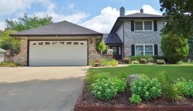 305 Islington Ln., Schaumburg, IL 60193