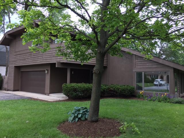 4N153 Catalpa St., Addison, IL 60101