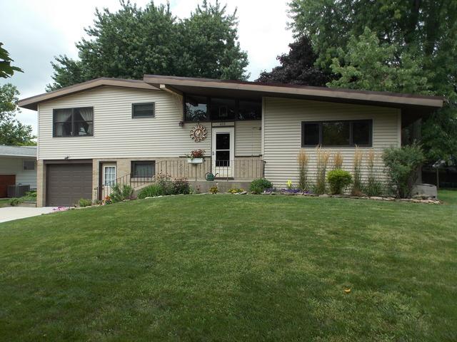 423 Parkside Dr., Sycamore, IL 60178