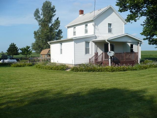 2308 Beach Rd., Ashton, IL 61006