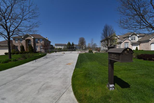 2823 Glenarye Dr., Lindenhurst, IL 60046