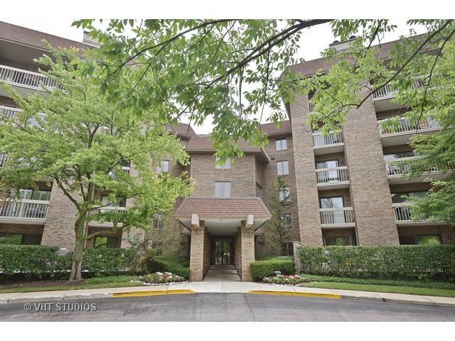 1220 Rudolph Rd. #2H, Northbrook, IL 60062